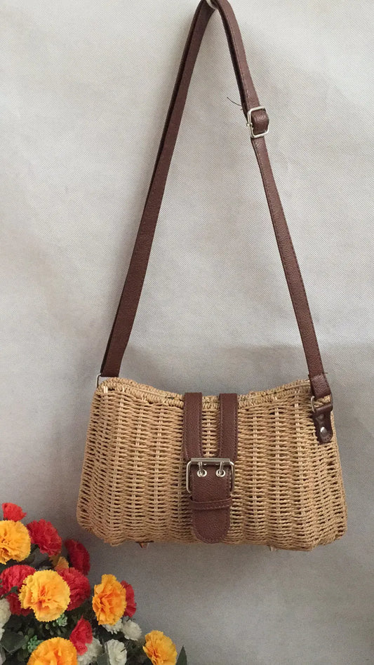 Eco-Friendly Hand-Woven Straw Bag for Holiday Travel